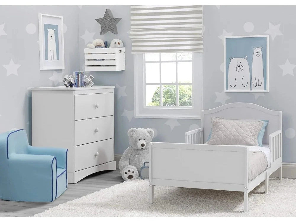 Bennett Wood Toddler Bed by Delta Children